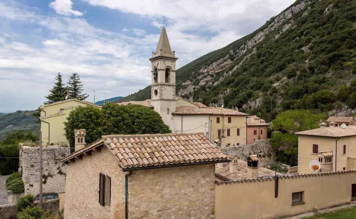 Casa Ridente Nella Valle Del Menotre Con Giardino Pale Exterior foto
